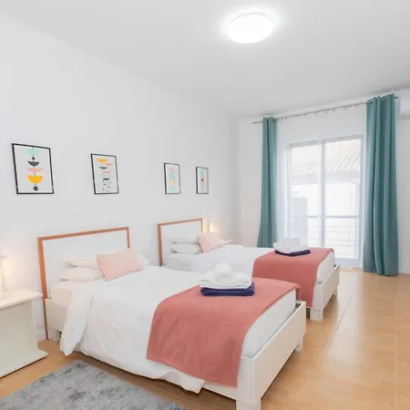 9c House * Sao Vicente Ferreira